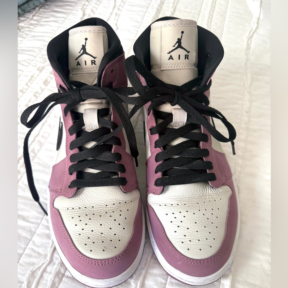 Nike Air Jordan 1 Mid SE Women’s size 9, Mulberry Pink Purple